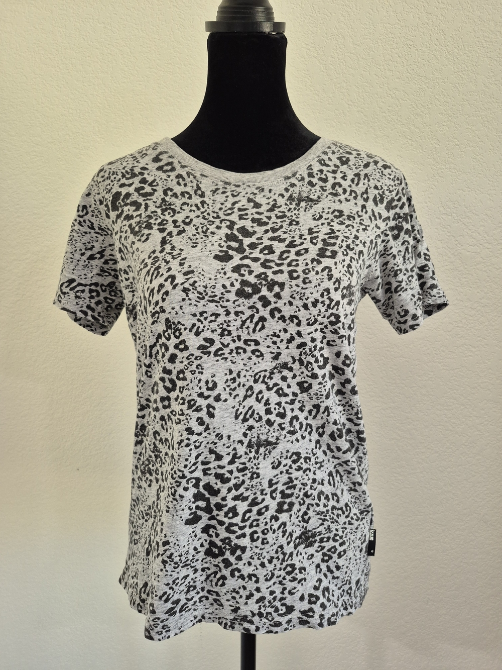 Leopard Print Short Sleeve Tee in Black & White